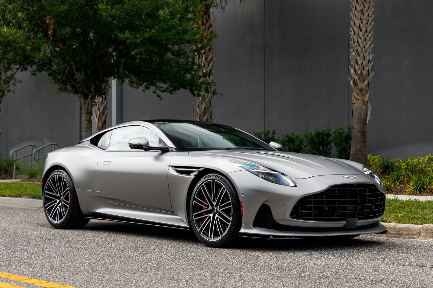 aston martin db12 2024 SCFRMFFW9RGL14066 image aston martin db12 2024 SCFRMFFW9RGL14066 image